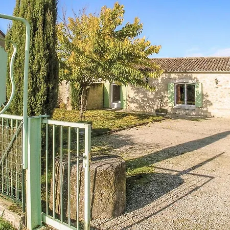 Holiday home Lovely Home In Saint-Meard-De-Gurcon With Jacuzzi