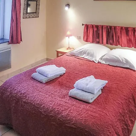 Holiday home Lovely Home In Saint-Meard-De-Gurcon With Jacuzzi