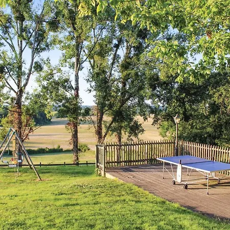 Lovely Home In Saint-Meard-De-Gurcon With Jacuzzi *