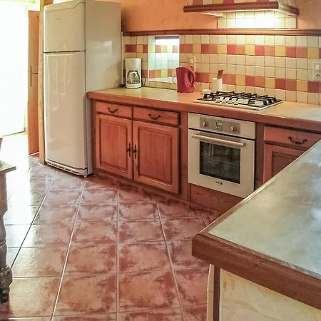Holiday home Lovely Home In Saint-Meard-De-Gurcon With Jacuzzi Saint-Meard-de-Gurcon