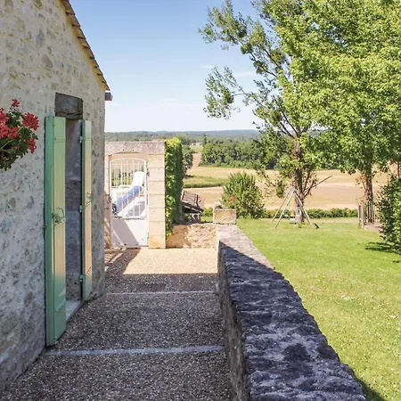 Holiday home Lovely Home In Saint-Meard-De-Gurcon With Jacuzzi Saint-Meard-de-Gurcon